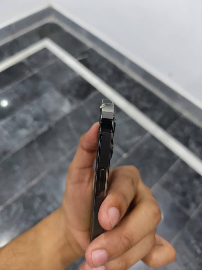 Apple iPhone 12 Pro 6