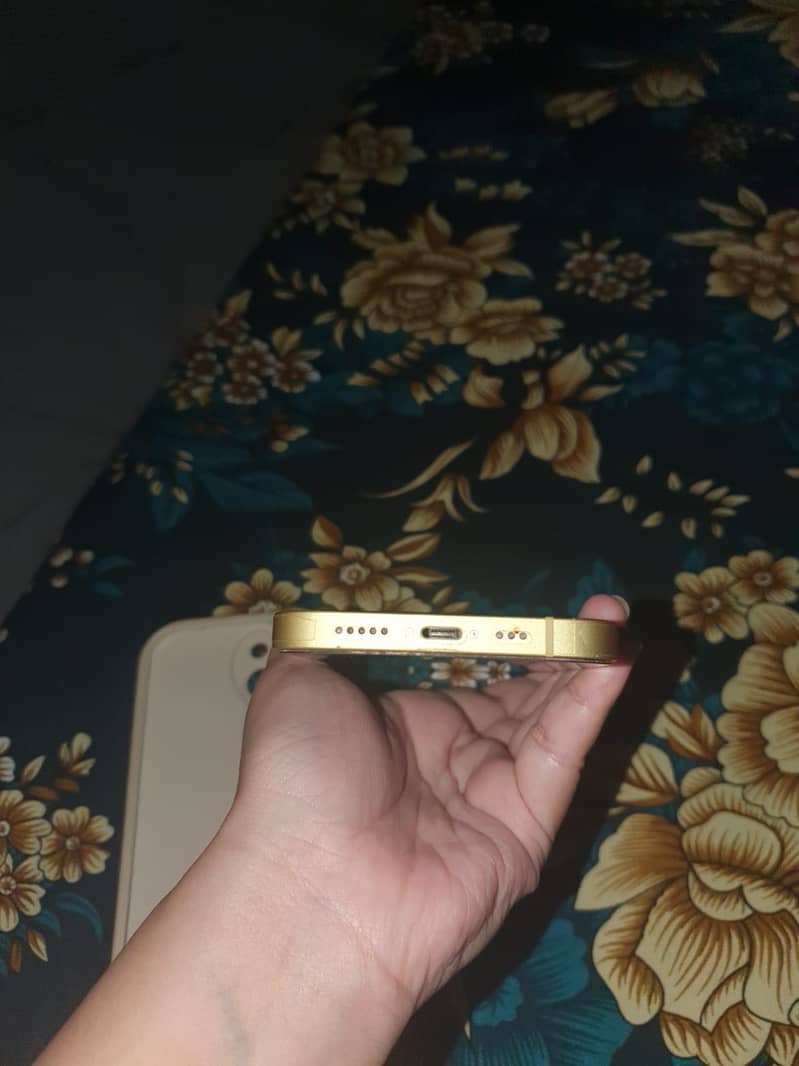 Apple iPhone 14 2
