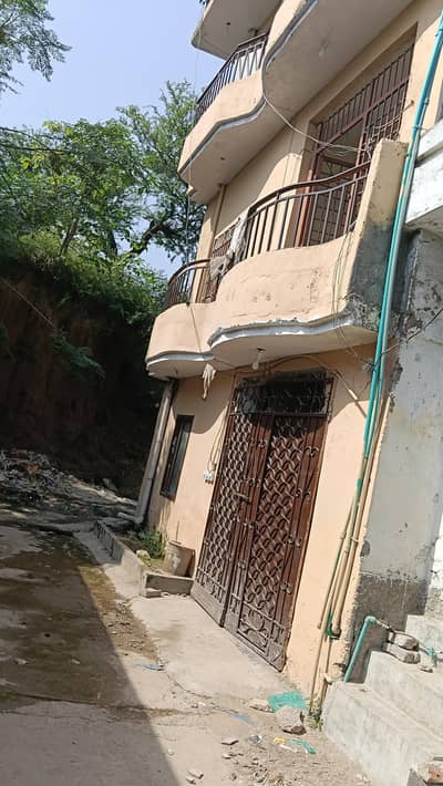 2.5 triple stort & 3 Marla House korl Near Gulberg & Express High wahy