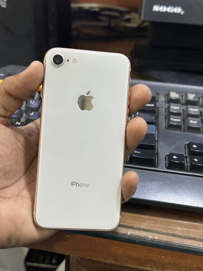 Apple iPhone 8 0