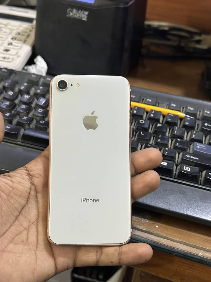 Apple iPhone 8 1