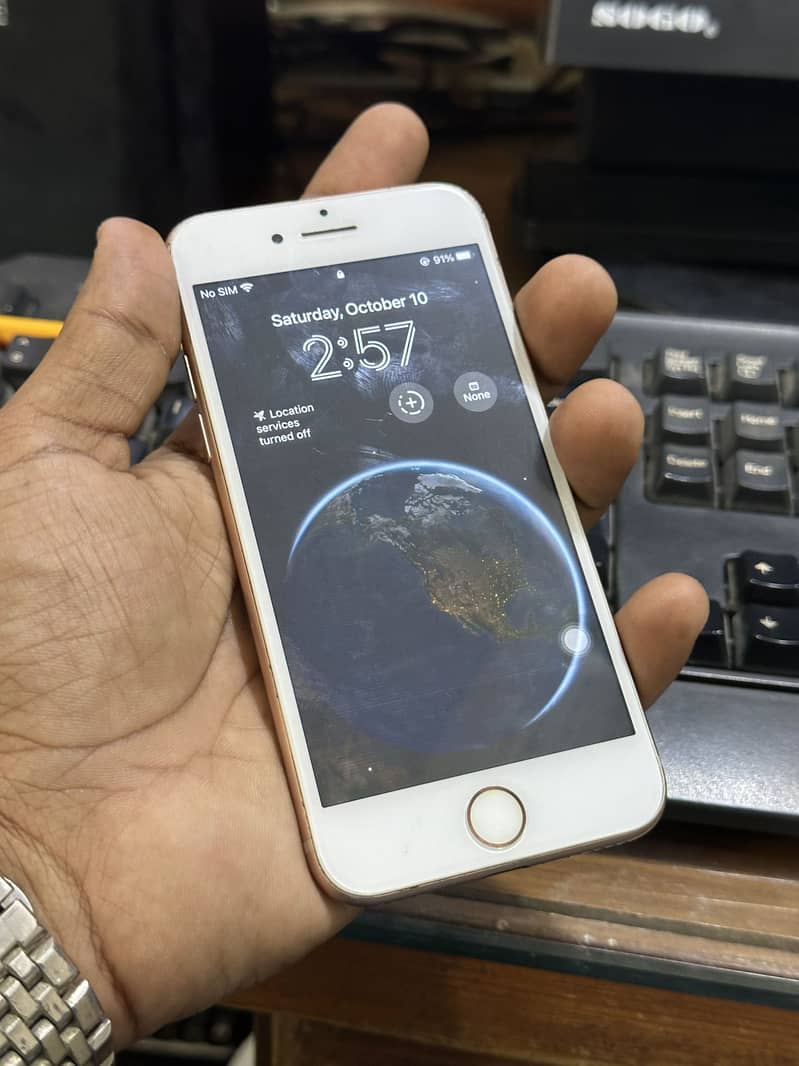 Apple iPhone 8 4