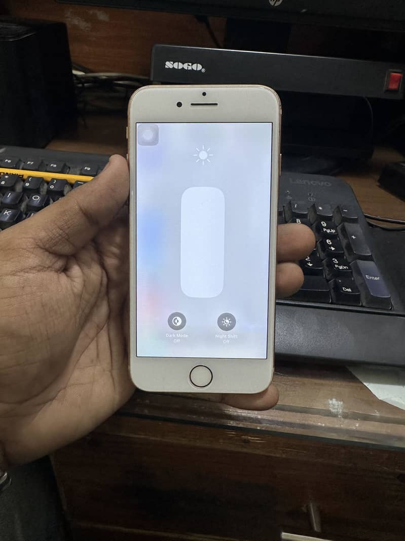 Apple iPhone 8 5