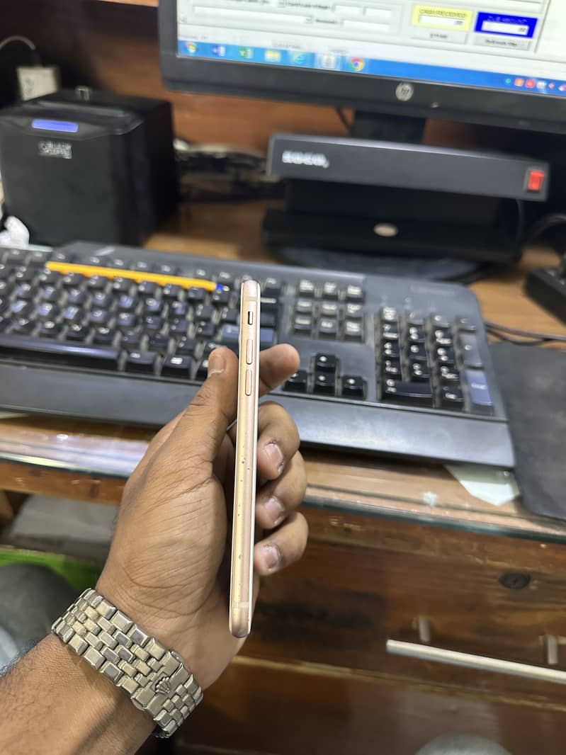 Apple iPhone 8 11