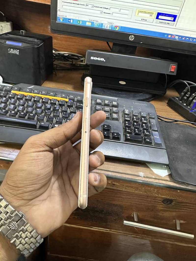 Apple iPhone 8 13