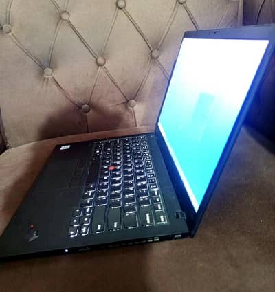 Lenovo x1 carbon core i7 10th gen 16 gb ram 512 ssd
