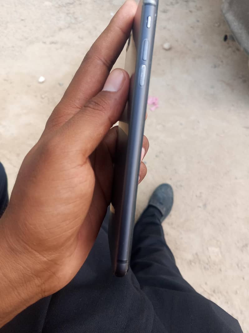 Apple iPhone 8 Plus 2