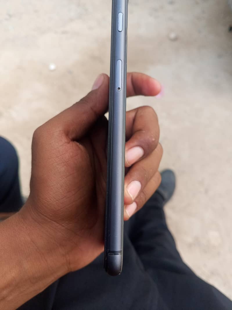 Apple iPhone 8 Plus 3