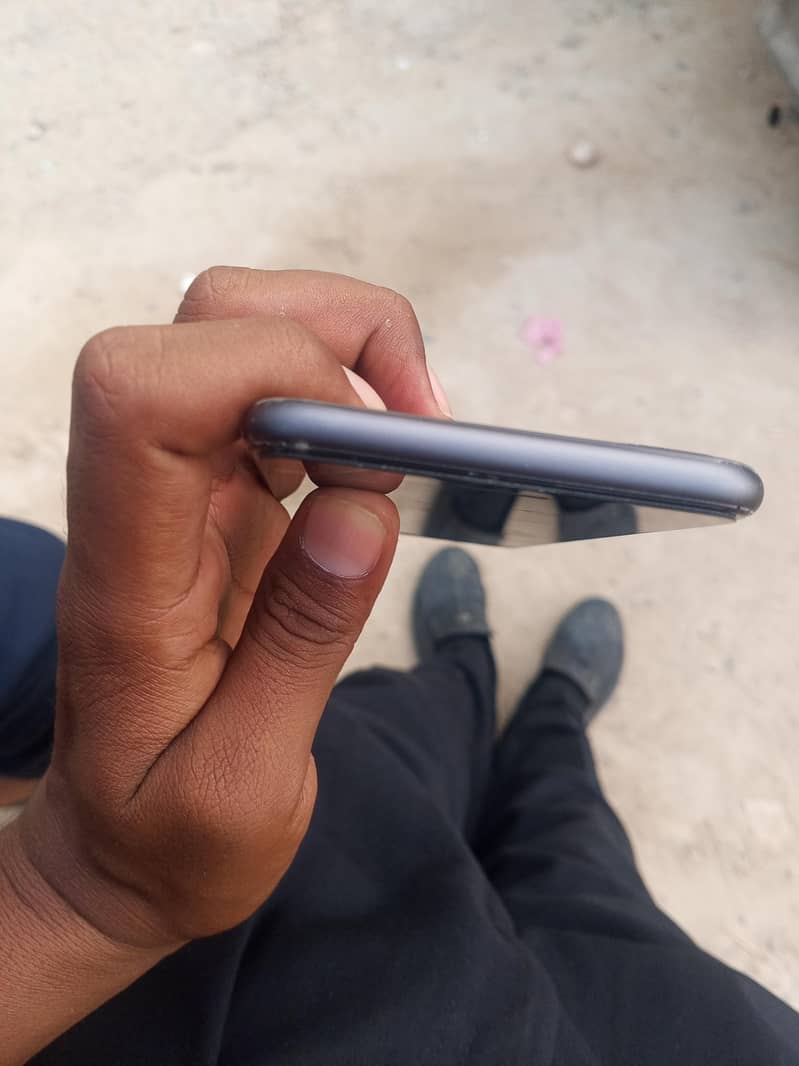 Apple iPhone 8 Plus 5