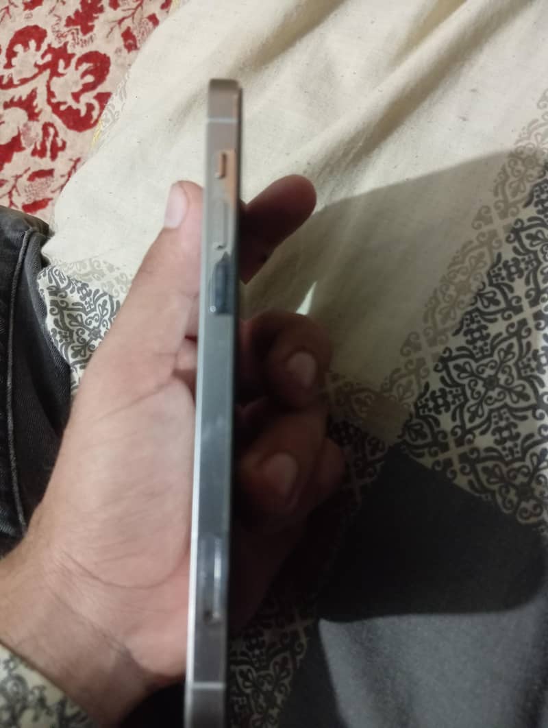 Apple iPhone 12 Pro 2