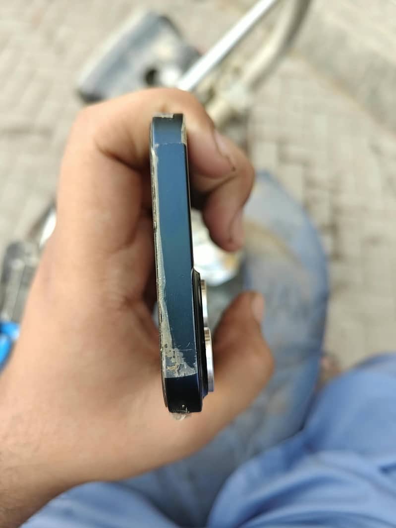 Apple iPhone 13 1