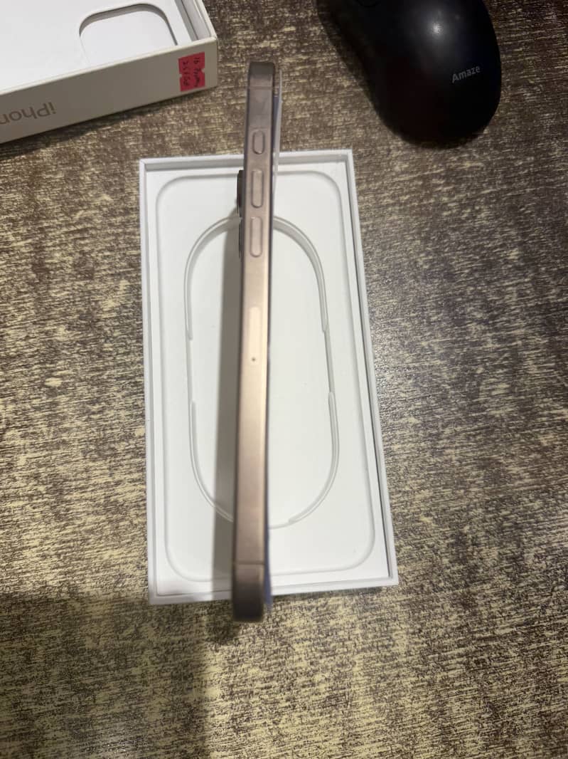Apple iPhone 16 Pro Max 1