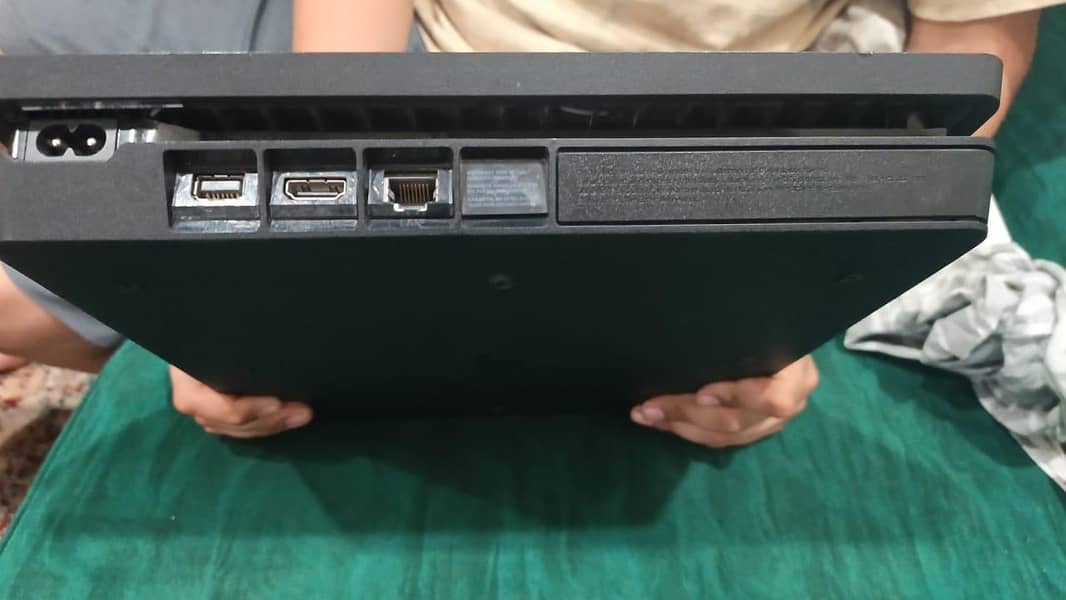 PS4 SLIM 2