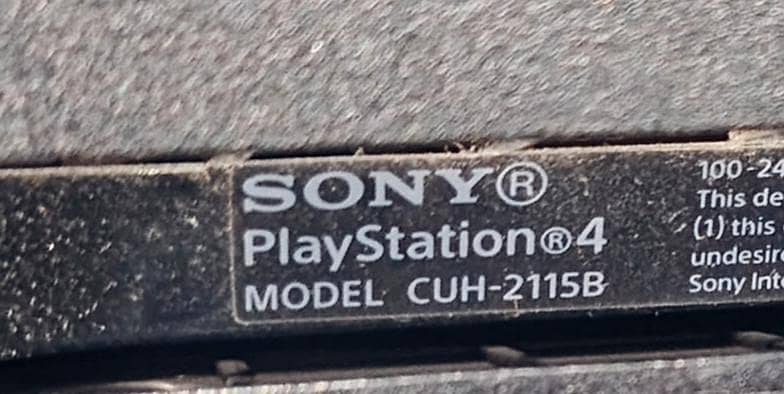 PS4 SLIM 5