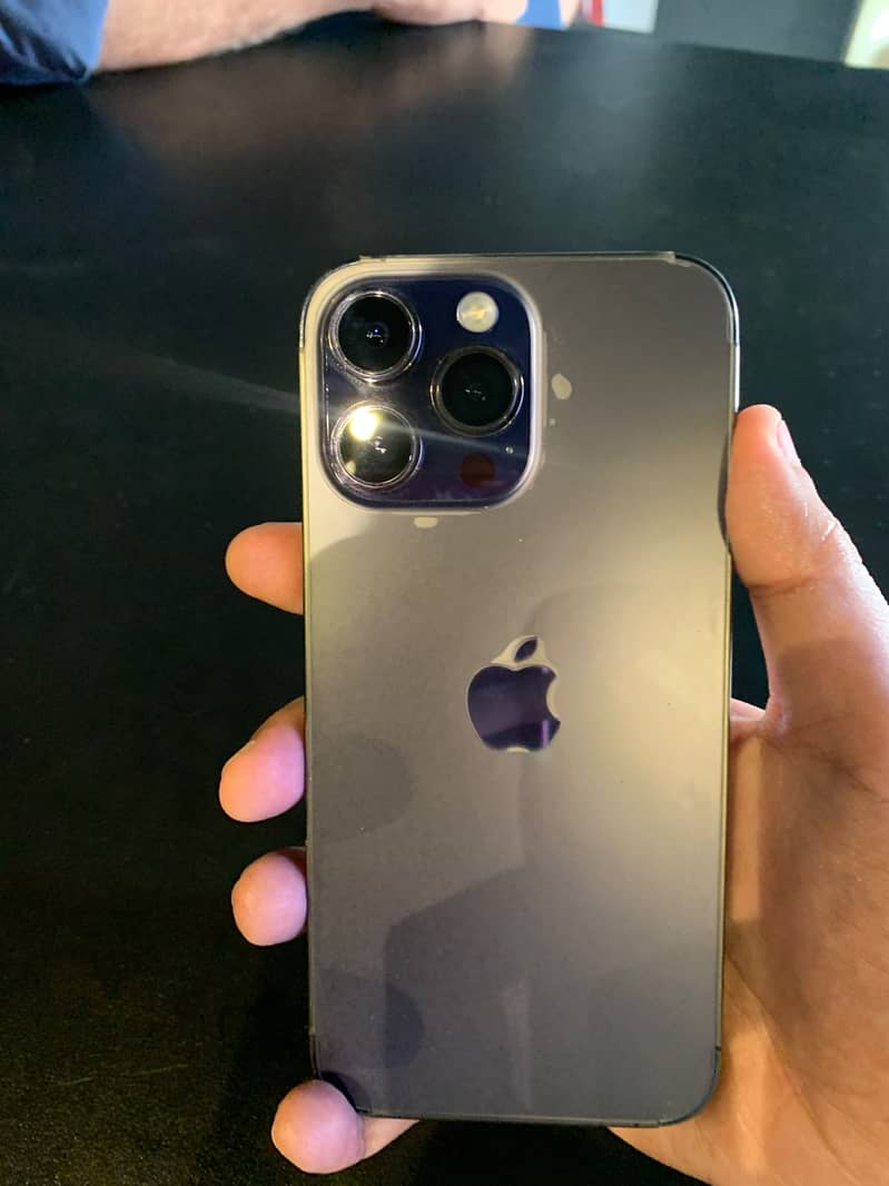 Apple iPhone 14 Pro Max 1