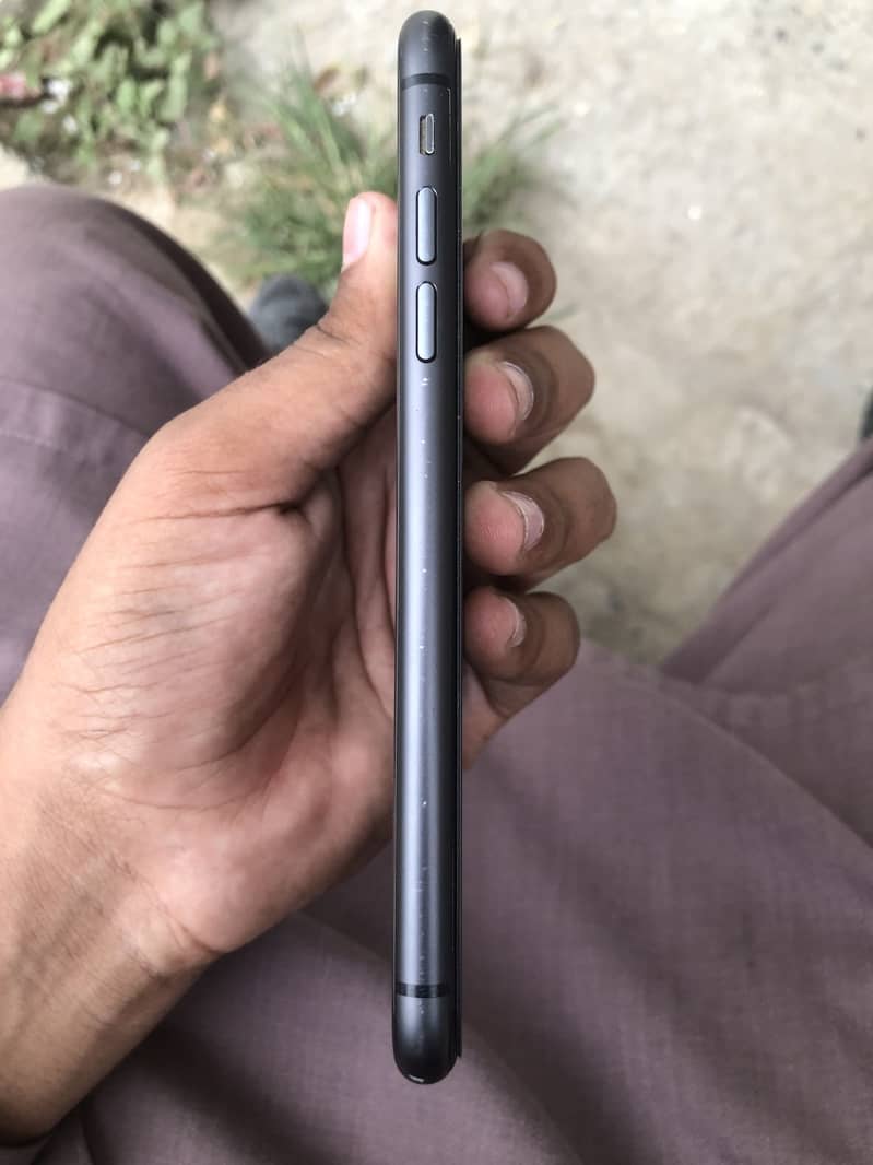 Apple iPhone 11 3