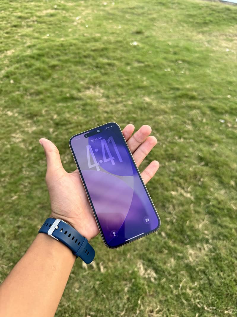 Apple iPhone 16 Pro Max 3