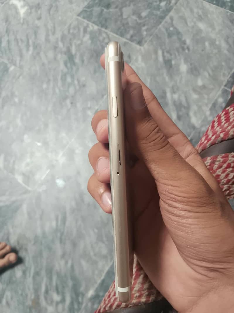 Apple iPhone 7 1