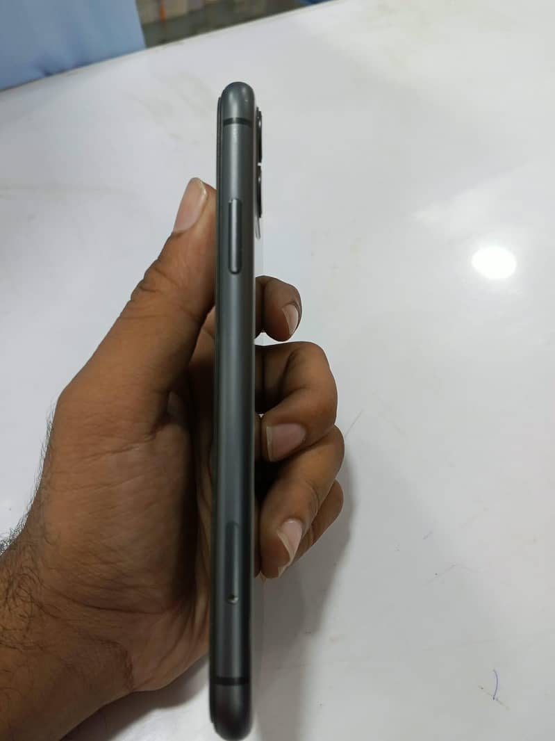 Apple iPhone 11 5