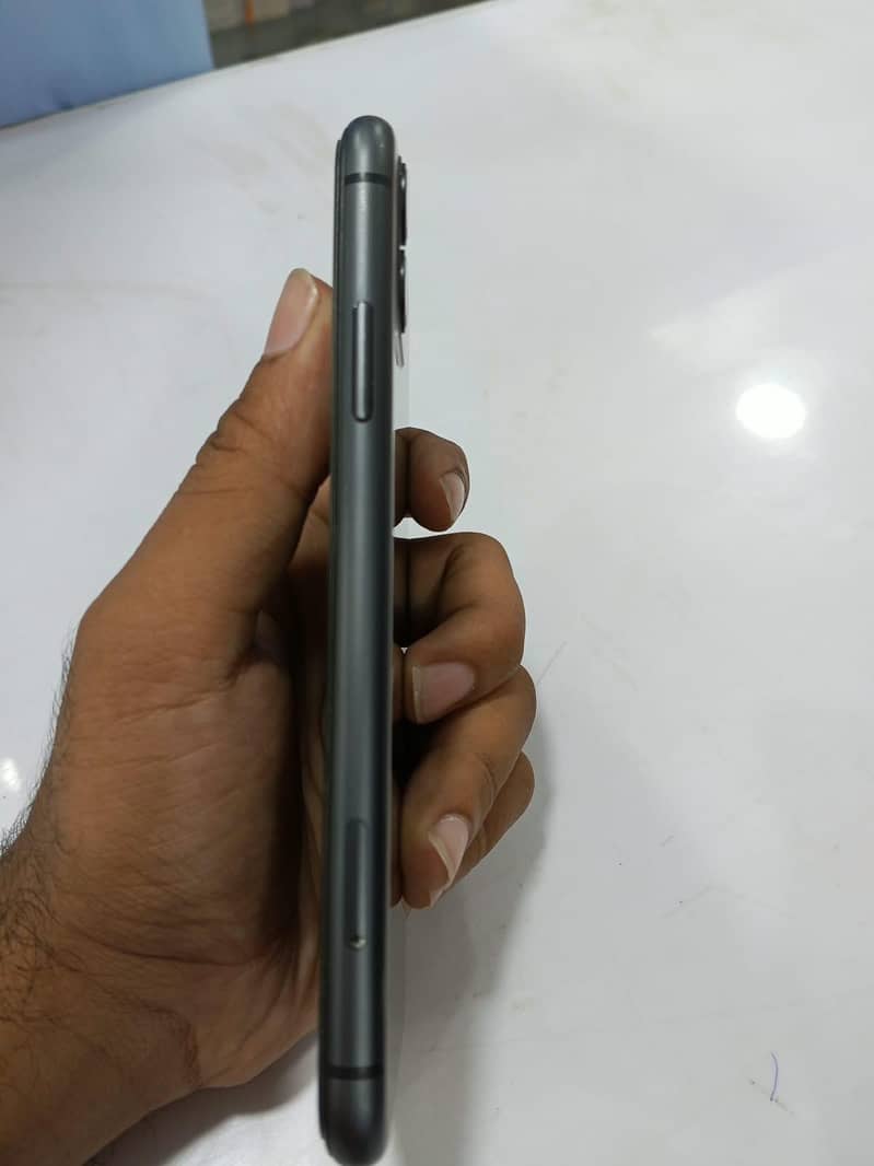 Apple iPhone 11 6