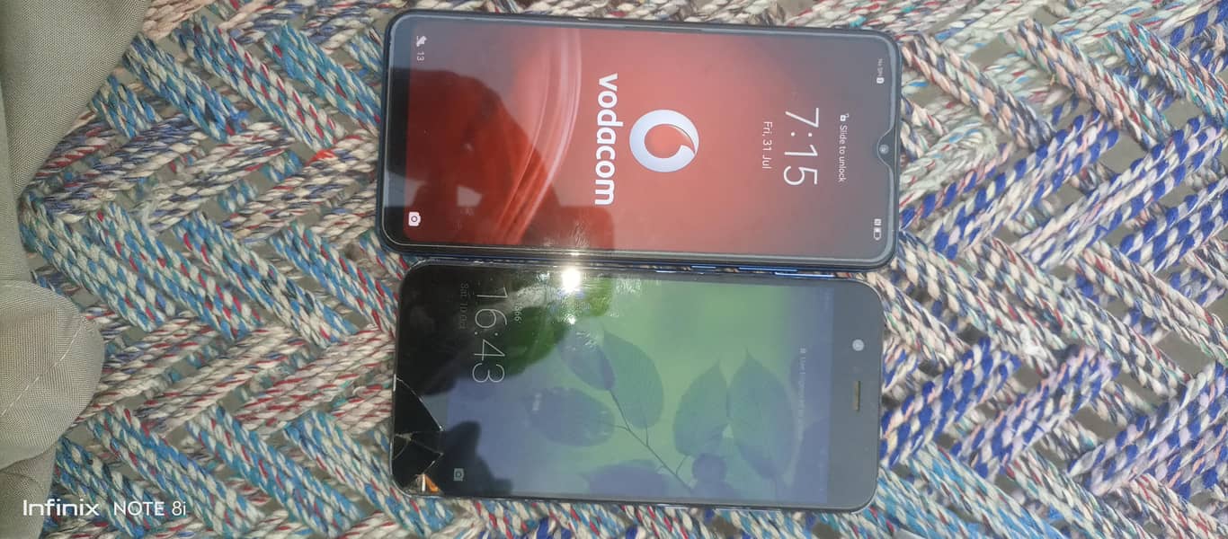 2 mobile in one frame 0