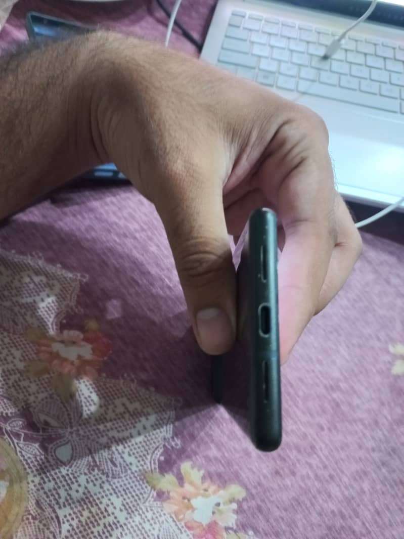 Google Pixel 6 4