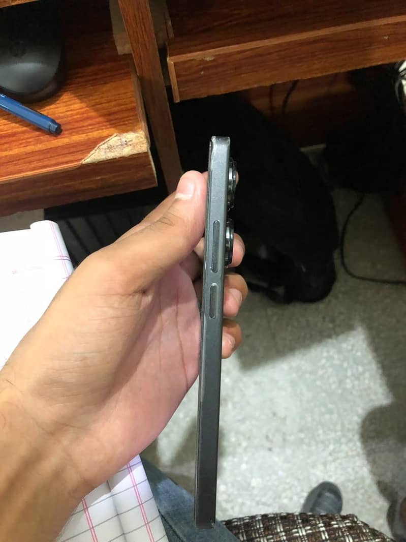 Xiaomi Redmi Note 13 Pro 3