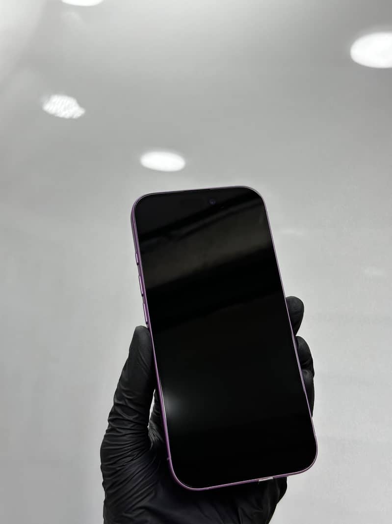 Apple iPhone 16 5