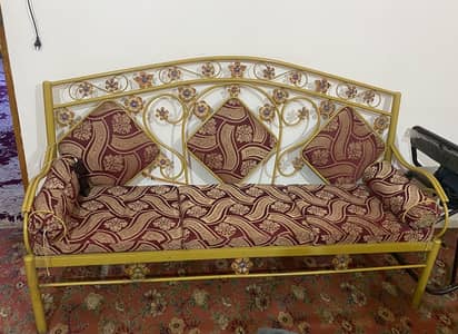 Selling 5 seater iron sofa