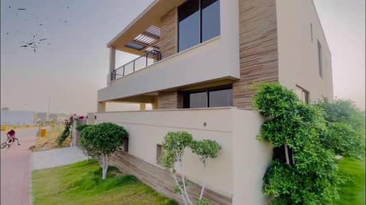 272sq yd Ready to Move Villa in Precinct-1 0.5km from main entrance. A-One Construction Standard 5Bed Drawing Dining Lounge