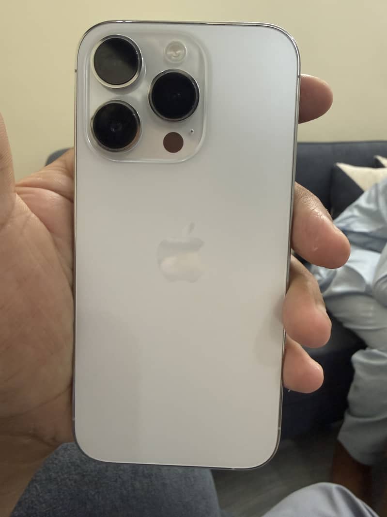 Apple iPhone 14 Pro 2