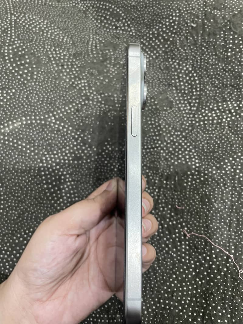 Apple iPhone 15 Pro Max 1
