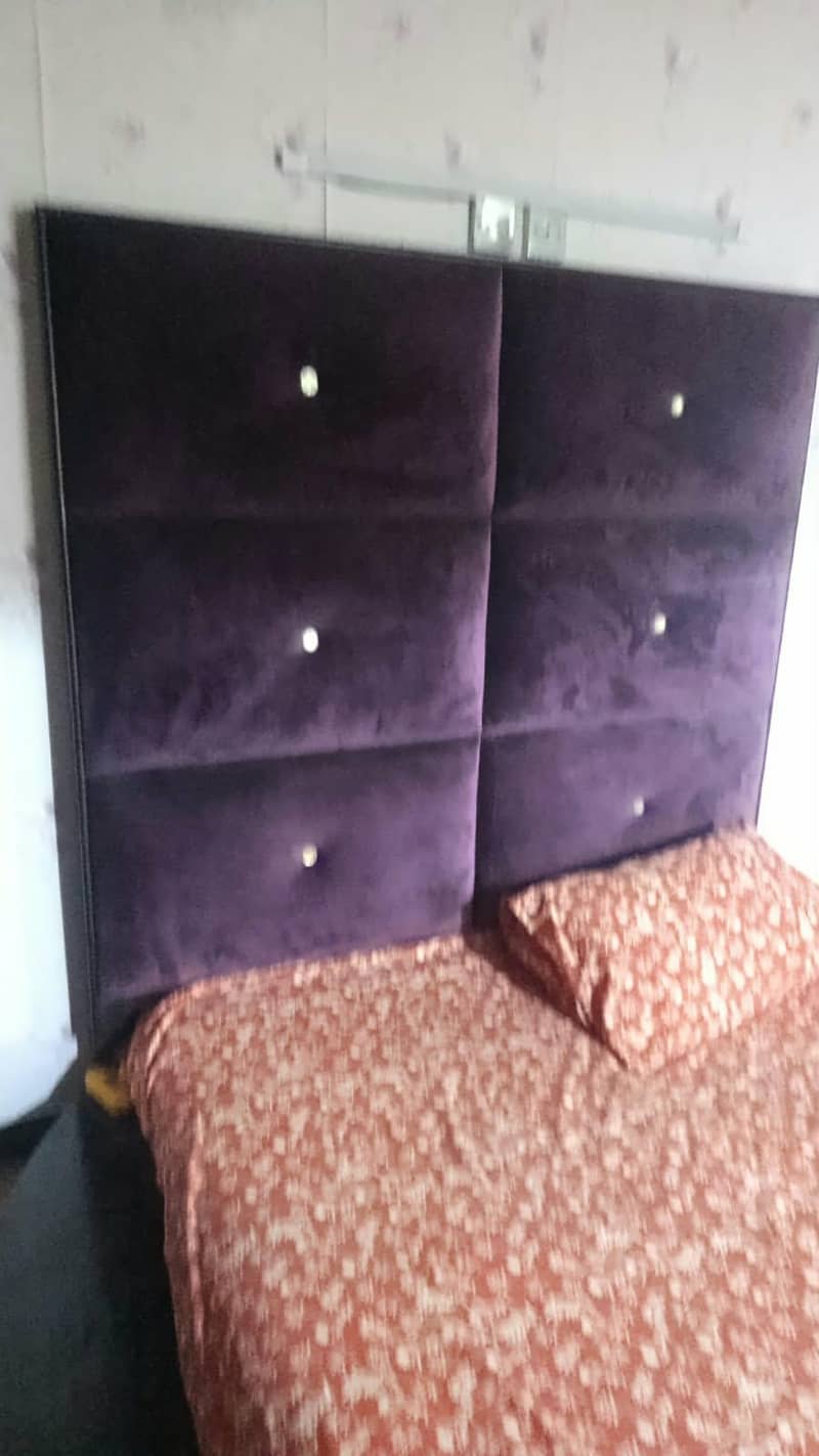 king size bed 0
