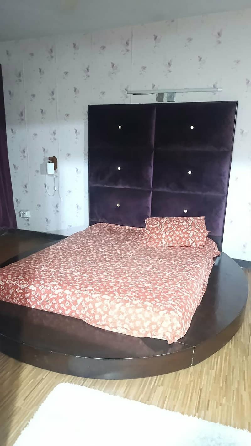 king size bed 1