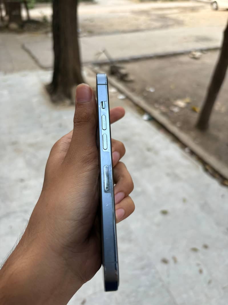 Apple iPhone 13 Pro 3