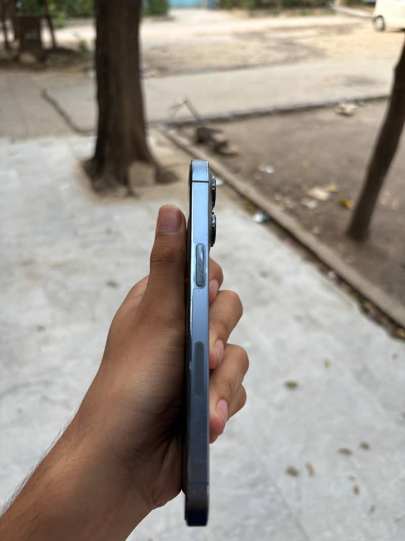 Apple iPhone 13 Pro 4