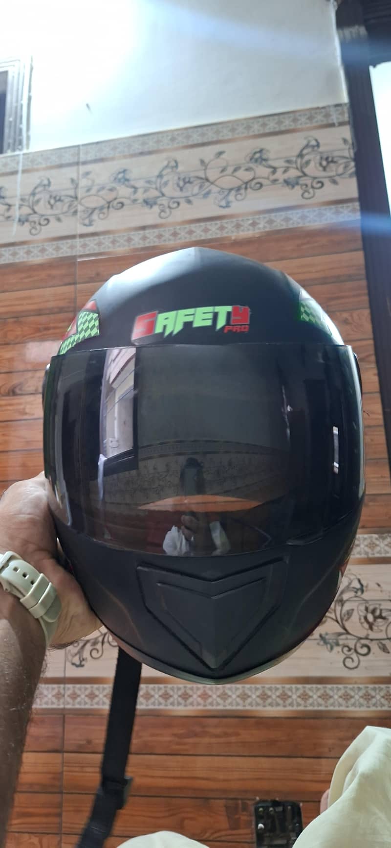 helmet 0