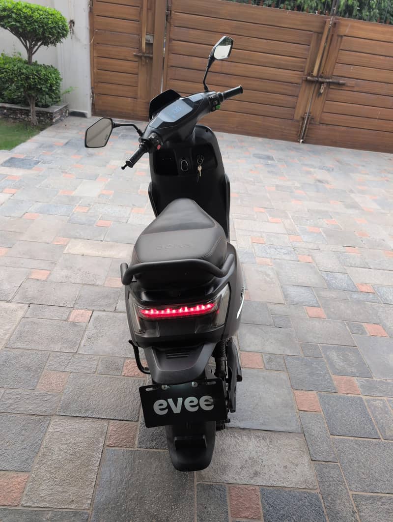 Evee S1 2