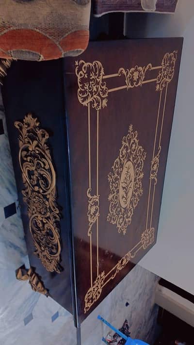 Urgent sale Canter Table in Good Condition.