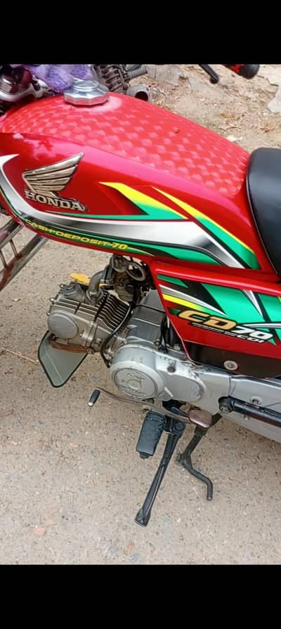 cd70bike 2022model 03022501888 ais pe rabta kare