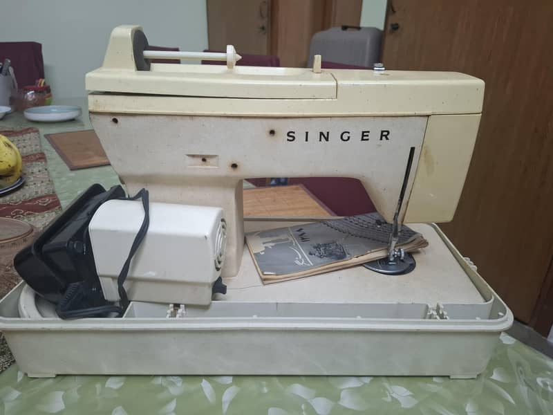 Singer Dismatic Swing Machine 1