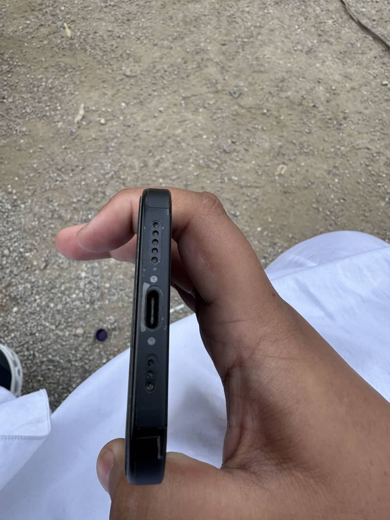 Apple iPhone 16 1