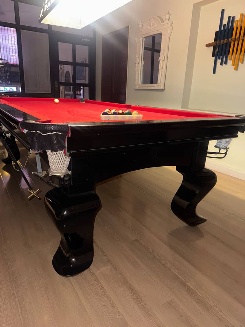 Pool Table and light 8