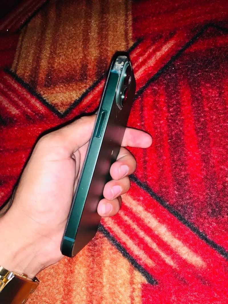 Apple iPhone 13 3
