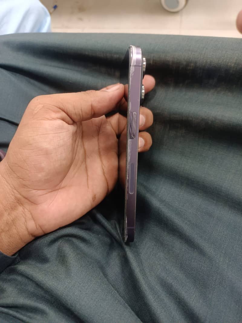 Apple iPhone 14 Pro 4