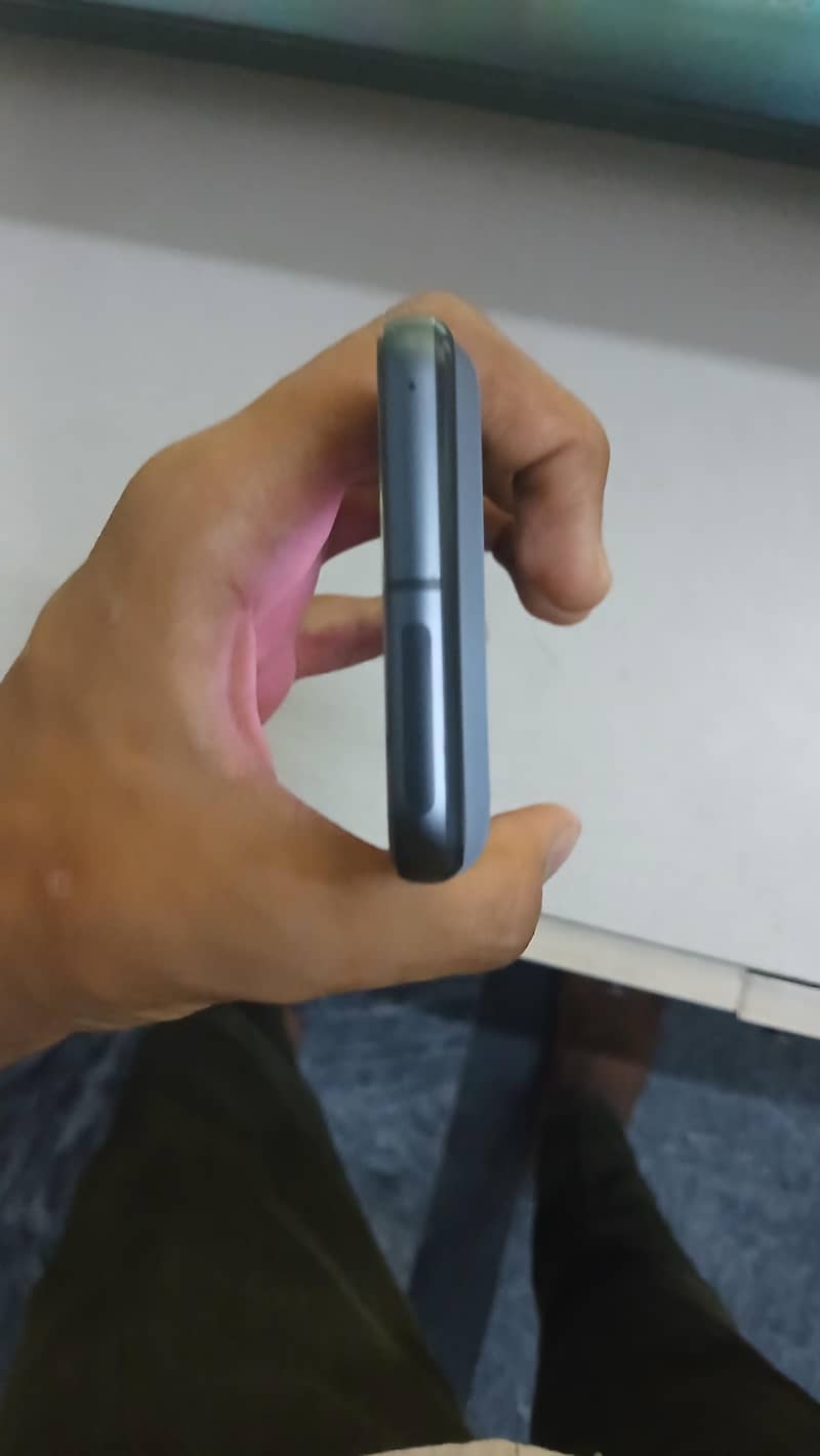 Google Pixel 8 4