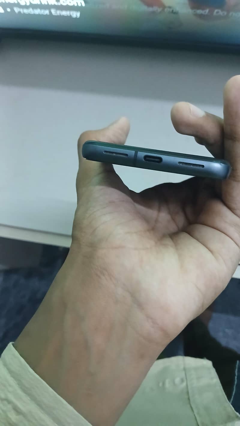 Google Pixel 8 5