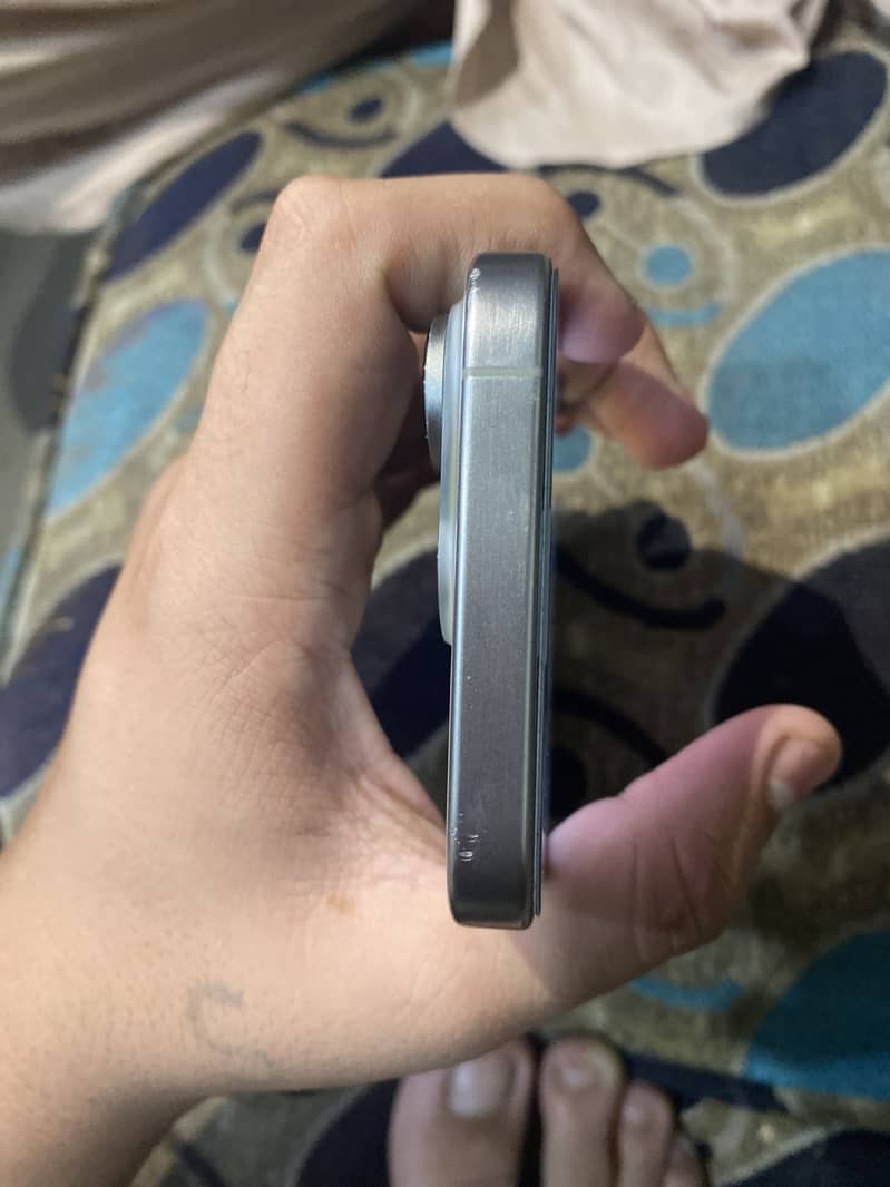 15 pro 4