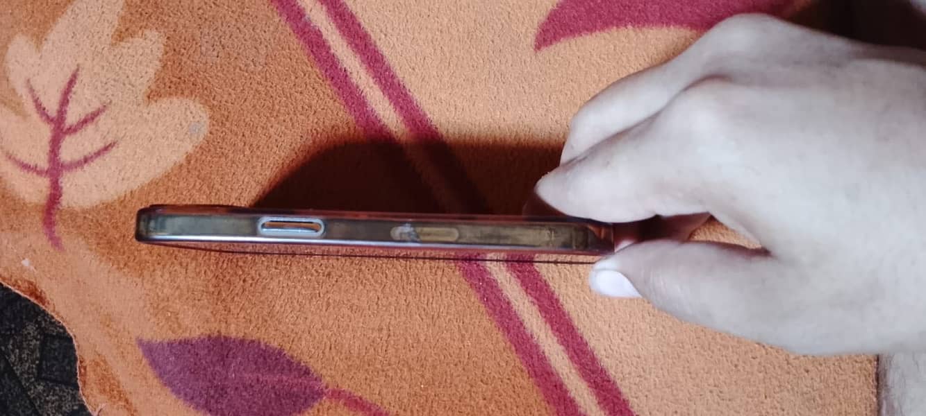 Apple iPhone 13 4