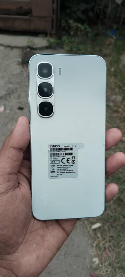 Infinix Hot 60 Pro Smartphone With Box Charger 8/128. . . 1 month used. . .